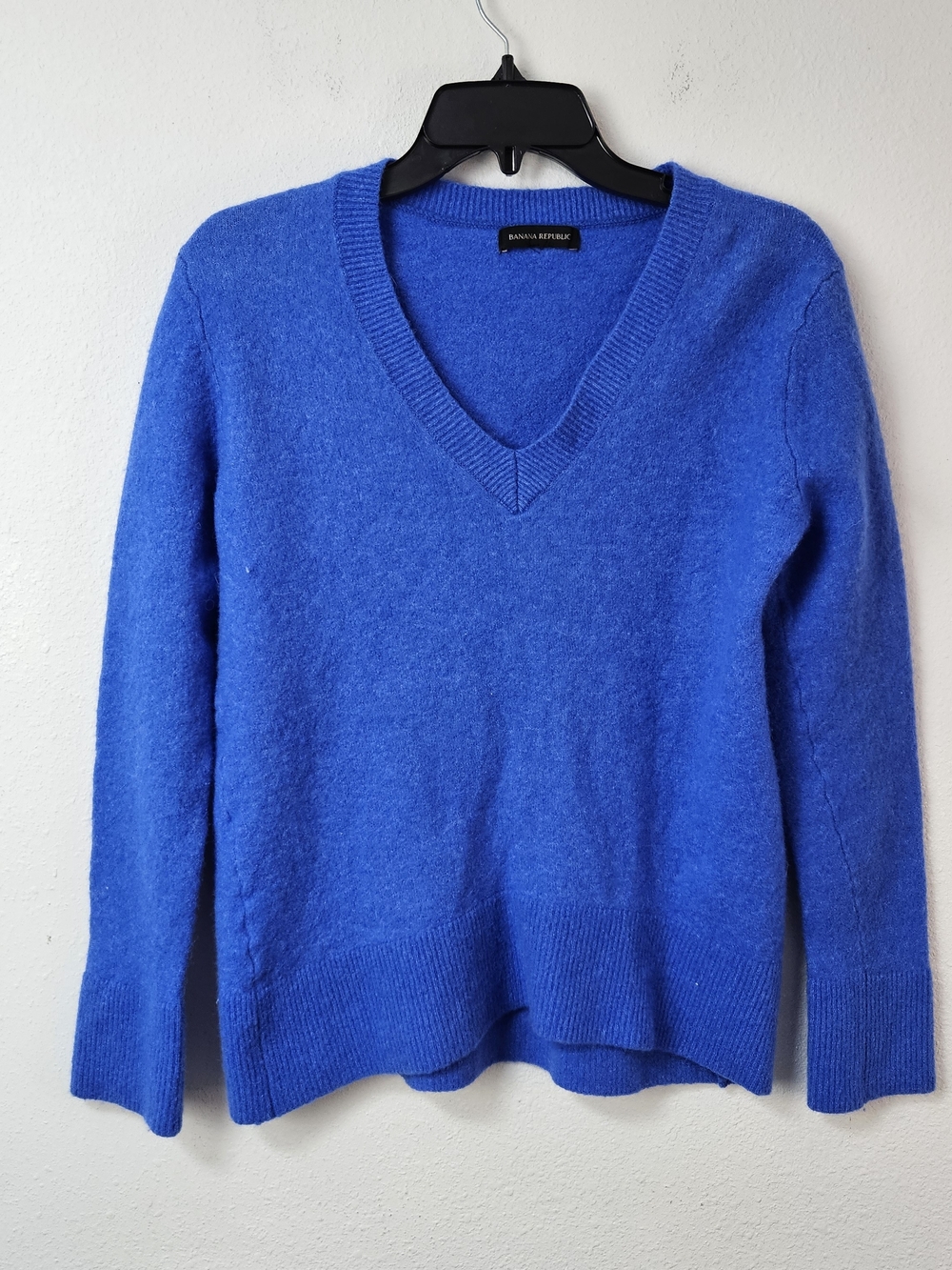 Banana Republic Royal Blue V-Neck Merino Wool Blend Sweater Size Small